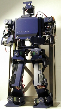 受動二足歩行ロボット（組み立て前） sddefault.jpg